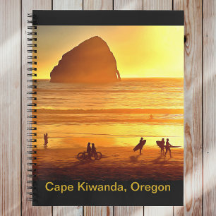 Carnet Surfeurs du coucher de soleil et cyclistes Cape Ki