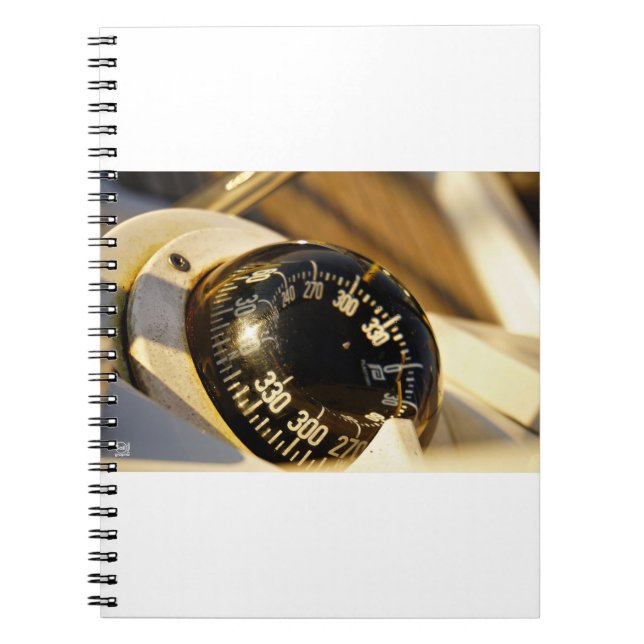 Carnet Une boussole qui aide à naviguer et à maintenir le (Devant)