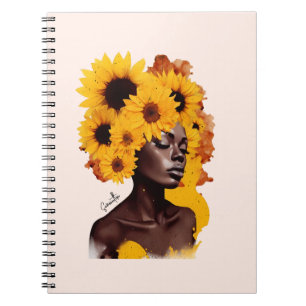 Carnet Une femme afro-américaine avec les cheveux afrique