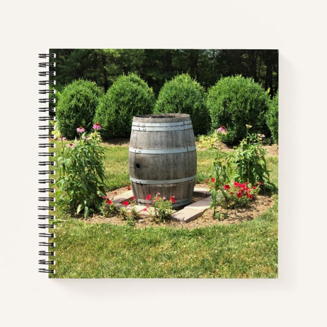 Carnet Wine Barrel Garden Decor, Château Morrisette, VA (Devant)