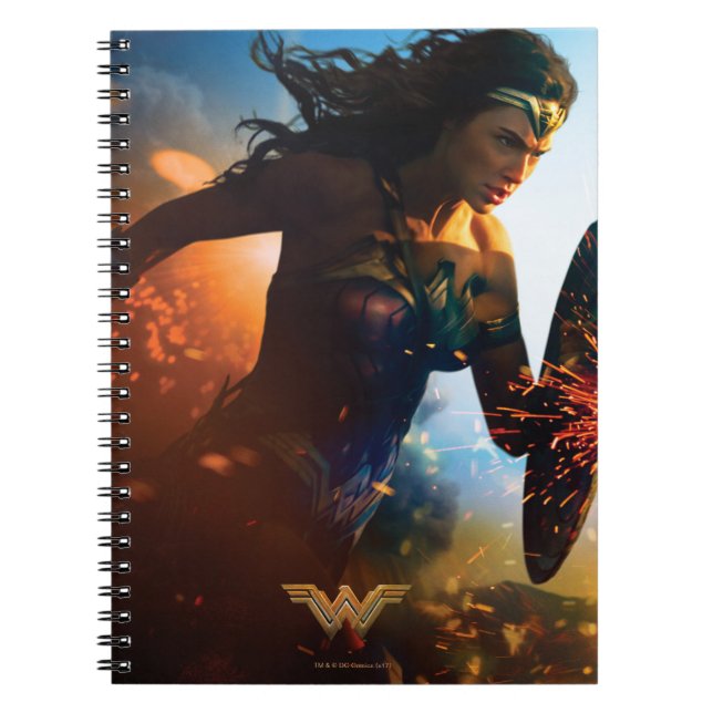 Carnet Wonder Woman court sur le champ de bataille (Devant)