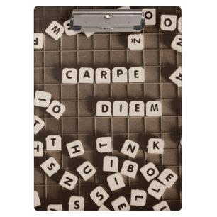 Carpe Diem Scrambled Letter Tiles Klemmbrett