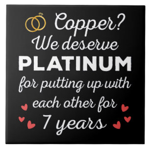 Carreau 7e anniversaire Mariage I - Couple amusant en cuiv