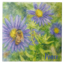 Abeille à miel à l'aquarelle sur des fleurs