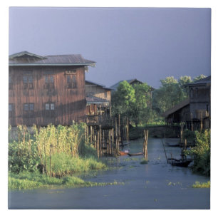 Carreau Asie, Myanmar, Inle Lake. Un village flottant sur