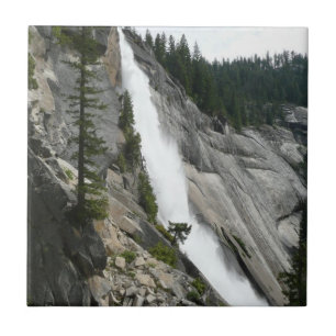 Carreau Chutes du Nevada dans le parc national de Yosemite