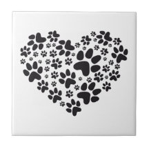 coeur noir avec des pattes, motif animal de