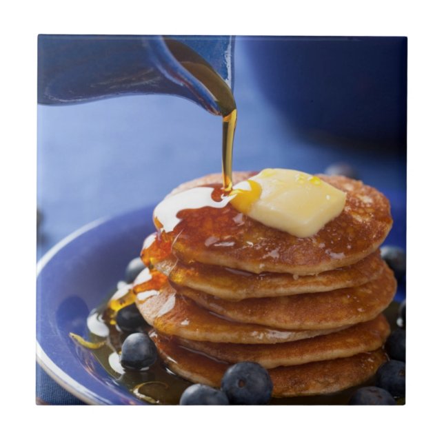 Carreau Crêpes avec le sirop et la myrtille (Devant)