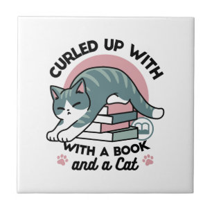 Carreau Curieux avec un livre et un chat - Lecture confort