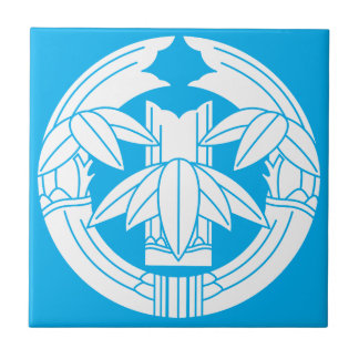 Carreau Cut bamboo in embracing bamboo leaves