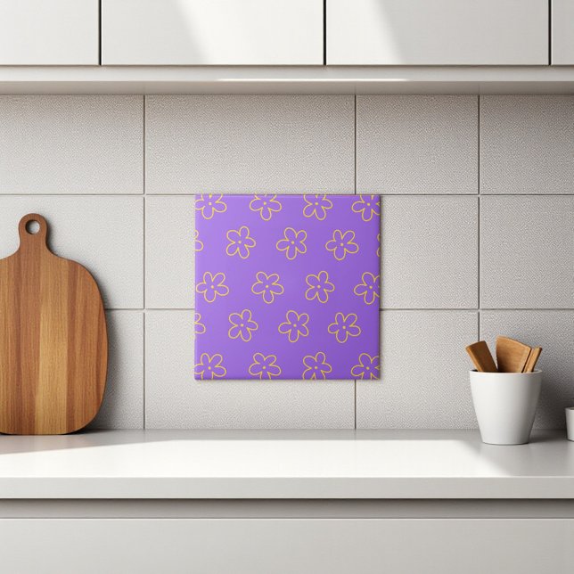Carreau Décor de printemps violet Gras Y2K Fleur sauvage (Purple Bold Y2K Wildflower Vibrant Spring Decor Ceramic Tile)