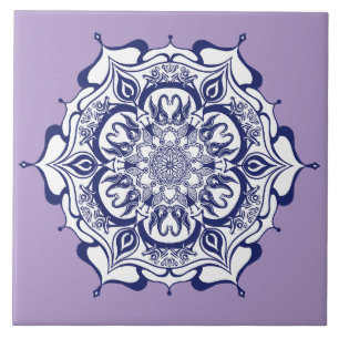 Carreau Design de porcelaine bleue. Que voyez-vous ?