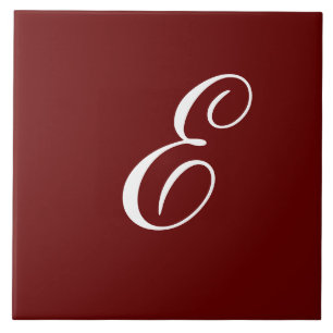 Carreau E Monogramme Blanc initial sur Maroon