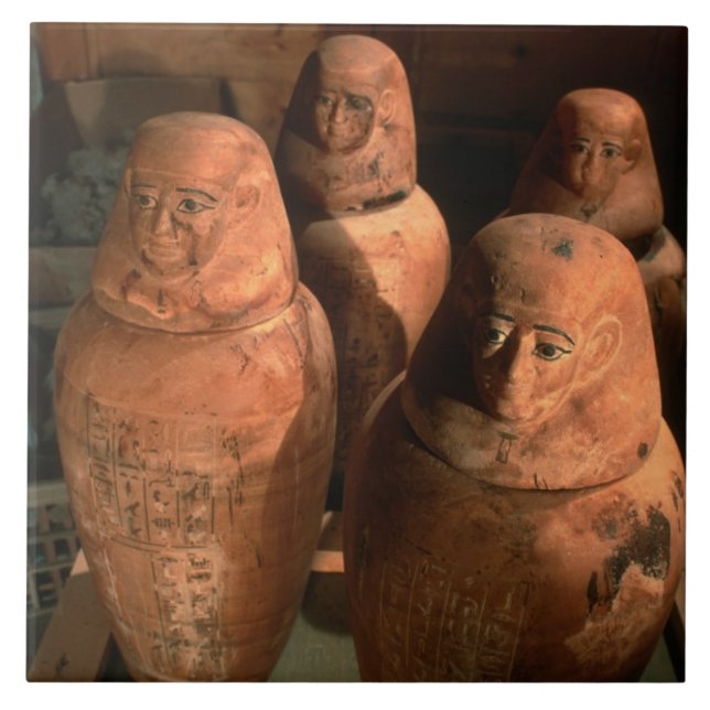 Carreau Egypte, 26e dynastie Jarres de Canopic trouvées à  (Devant)