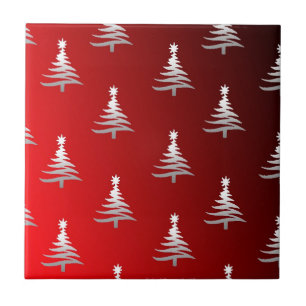 Carreau En Céramique Arbres de Noël en argent sur rouge