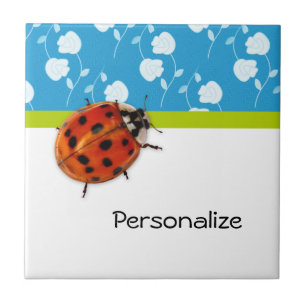 Carreau En Céramique Bleu tendance Ladybug Floral avec nom