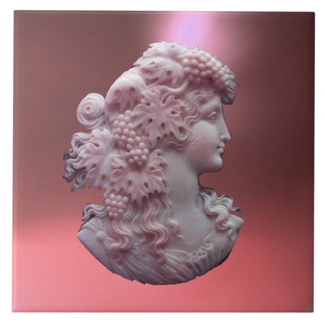 CARREAU EN CÉRAMIQUE CAMEO ANTIQUE, DAME AUX RAISONS (Devant)