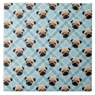 Carreau En Céramique Carlins sur le plaid bleu