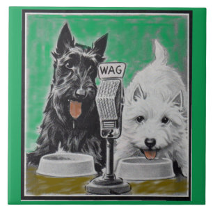 Carreau En Céramique Chiens écossais Blackie et Whitie à la radio