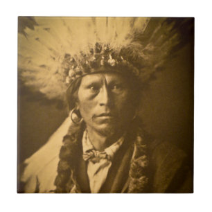 Carreau En Céramique Cru de Garfield Jicarilla de chef indien d'Apache