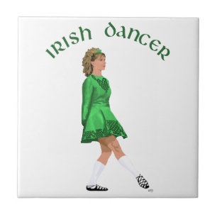 Carreau En Céramique Danseuse Irlandaise en Chaussures Souples Vertes