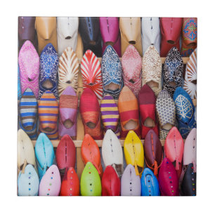Carreau En Céramique Des chaussures dans un magasin dans les souks