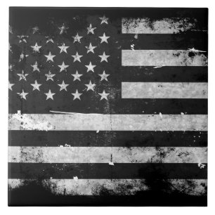 Carreau En Céramique Drapeau américain grunge noir et blanc