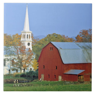 Carreau En Céramique États-Unis, Vermont, Peacham. Une grange rouge et 