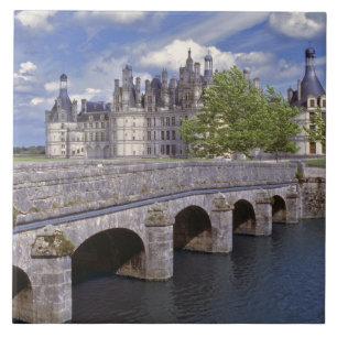 Carreau En Céramique Europe, France, Chambord. Un pont de pierre