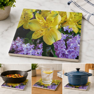 Carreau En Céramique Hémérocalles jaunes et fleurs de lilas violettes