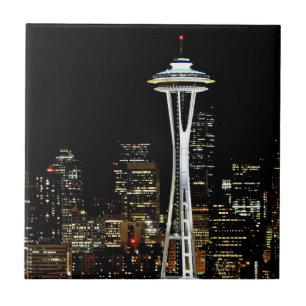Carreau En Céramique Horizon de Seattle la nuit, avec l'aiguille de
