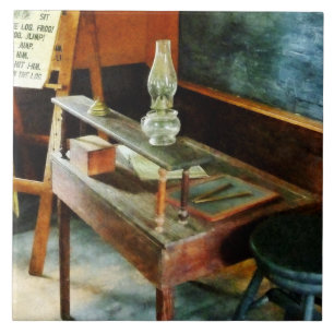 Carreau En Céramique Le bureau du professeur avec la lampe d'ouragan