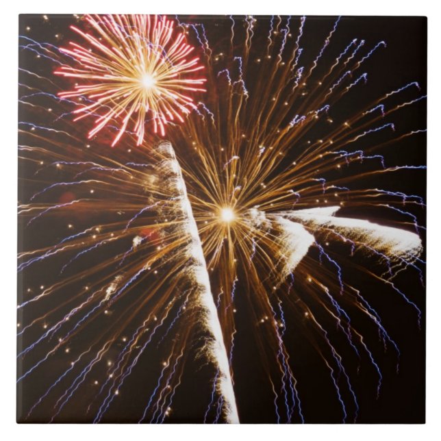 Carreau En Céramique Les feux d'artifice montrent sur la rivière (Devant)