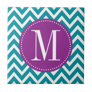 Carreau En Céramique Monogramme personnalisé pourpre et bleu Chevron