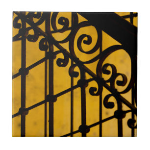 Carreau En Céramique Motif de porte en fer jaune, Cuba