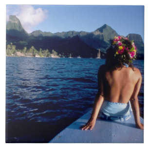 Carreau En Céramique Polynésie française, Moorea. Femme appréciant la v