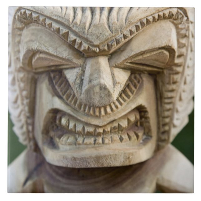 Carreau En Céramique Polynésie, Royaume des Tonga. Gros plan de tiki (Devant)