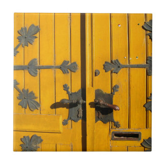 Carreau En Céramique Porte jaune décorée hongroise