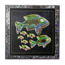 Réflexion éclairée : Poisson dans la lumière des i