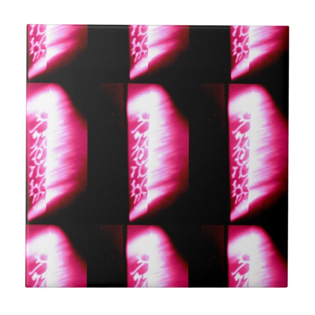 Carreau En Céramique rouge sur tuile noire (Devant)