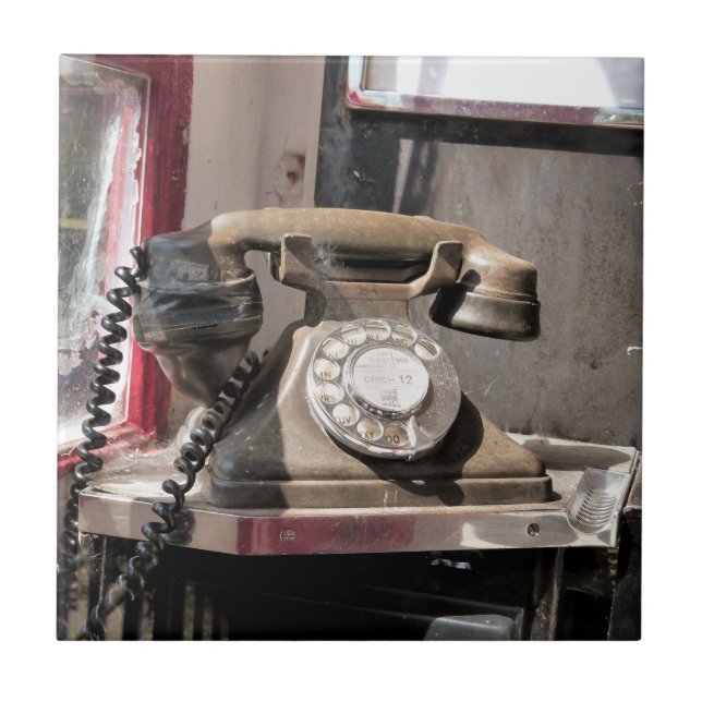 CARREAU EN CÉRAMIQUE TÉLÉPHONE (Devant)