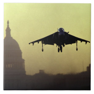 Carreau En Céramique Un atterrissage de jet de harrier sur le mail à