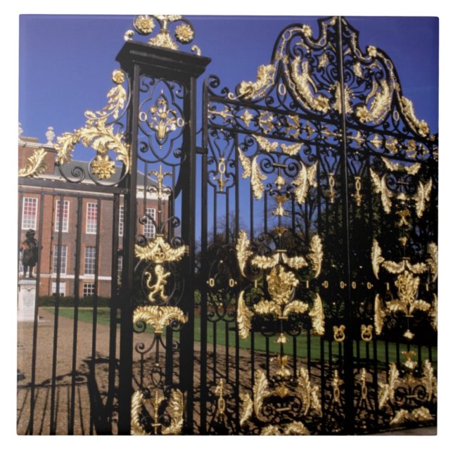 Carreau Europe, Angleterre, Londres. Porte dorée en dehors (Devant)