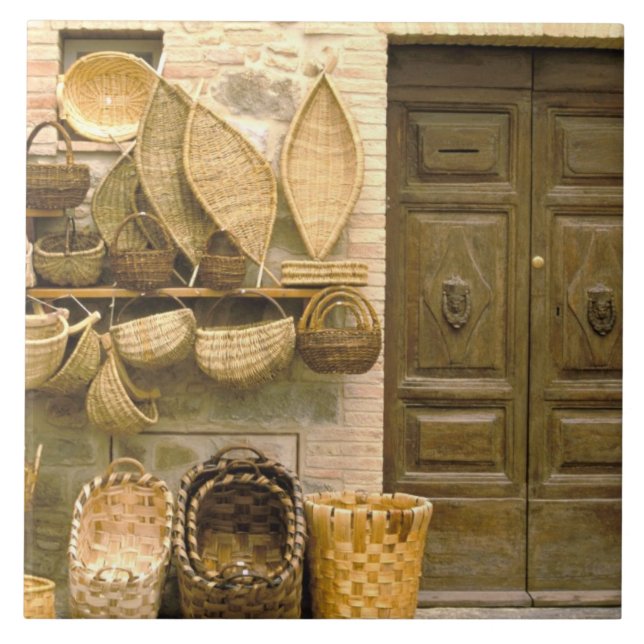 Carreau Europe, Italie, Toscane, Montalcino.Panier (Devant)