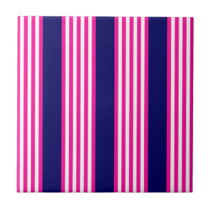 Carreau Fuchsia et blanc cinq bandes motif avec bleu