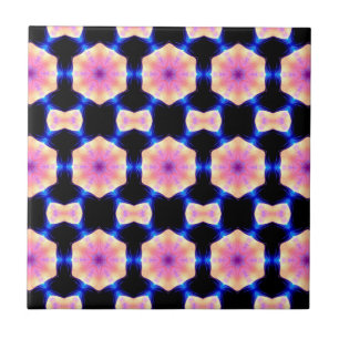 Carreau hexagrammes roses sur tuiles noires