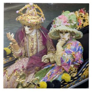 Carreau Italie, Venise. Couple habillé en costumes pour