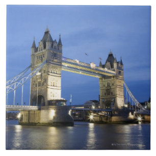Carreau Le pont de tour au crépuscule