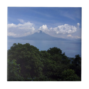 Carreau Les volcans du lac Atitlan