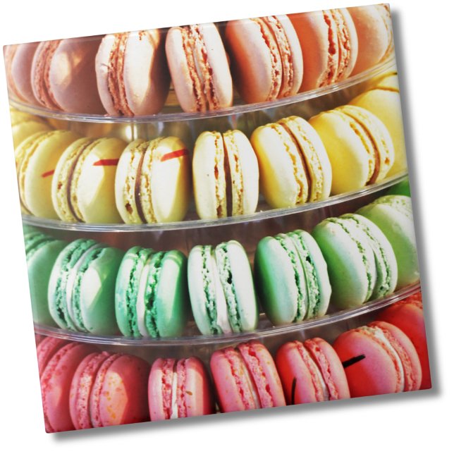 Carreau Mignonne dessert coloré Français Macaron (Pastel Rainbow Stacked French Macaron Cookies Ceramic Tile)